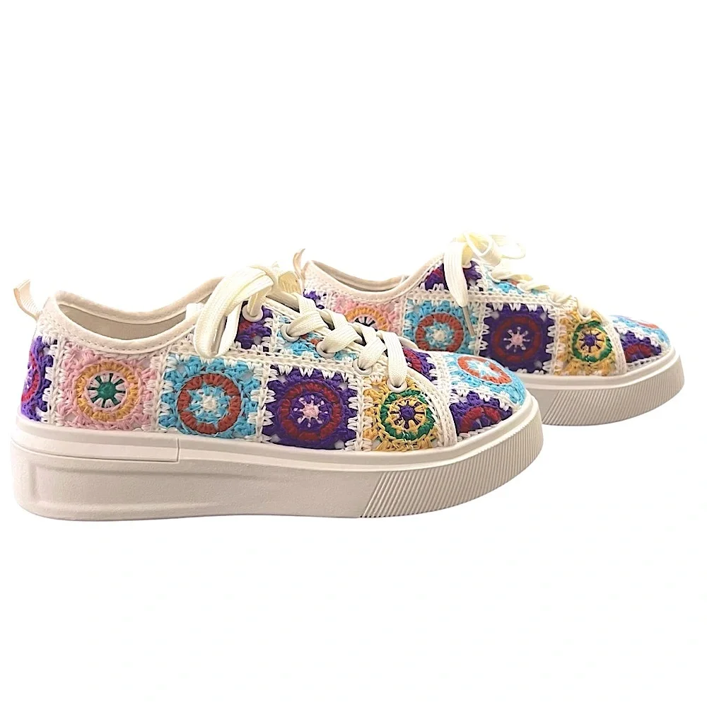 MATA WOMENS MULTI-COLOR CROCHET PATTERNED PLATFORM SNEAKERS SIZE 8 LIKE NEW